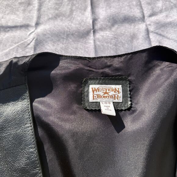 Men's Vintage 90's Western Frontier Black Leather Waistcoat Vest Jacket Sz Large - Picture 3 of 6